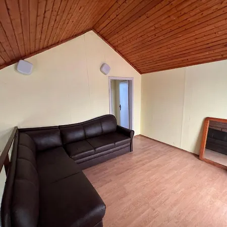 Blue House 1914 בית הארחה *